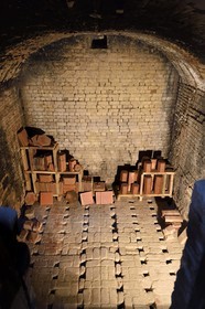 France, Var (83), La Dracénie, Salernes, le musée Terra Rossa maison de la céramique architecturale de l'architecte J.-M. Wilmotte, four à tomettes