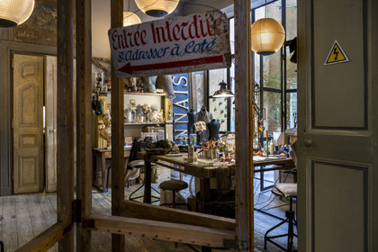 France, Vaucluse (84), Avignon, l'atelier-boutique Vox Populi spécialiste dans la création de luminaires et objets de décoration