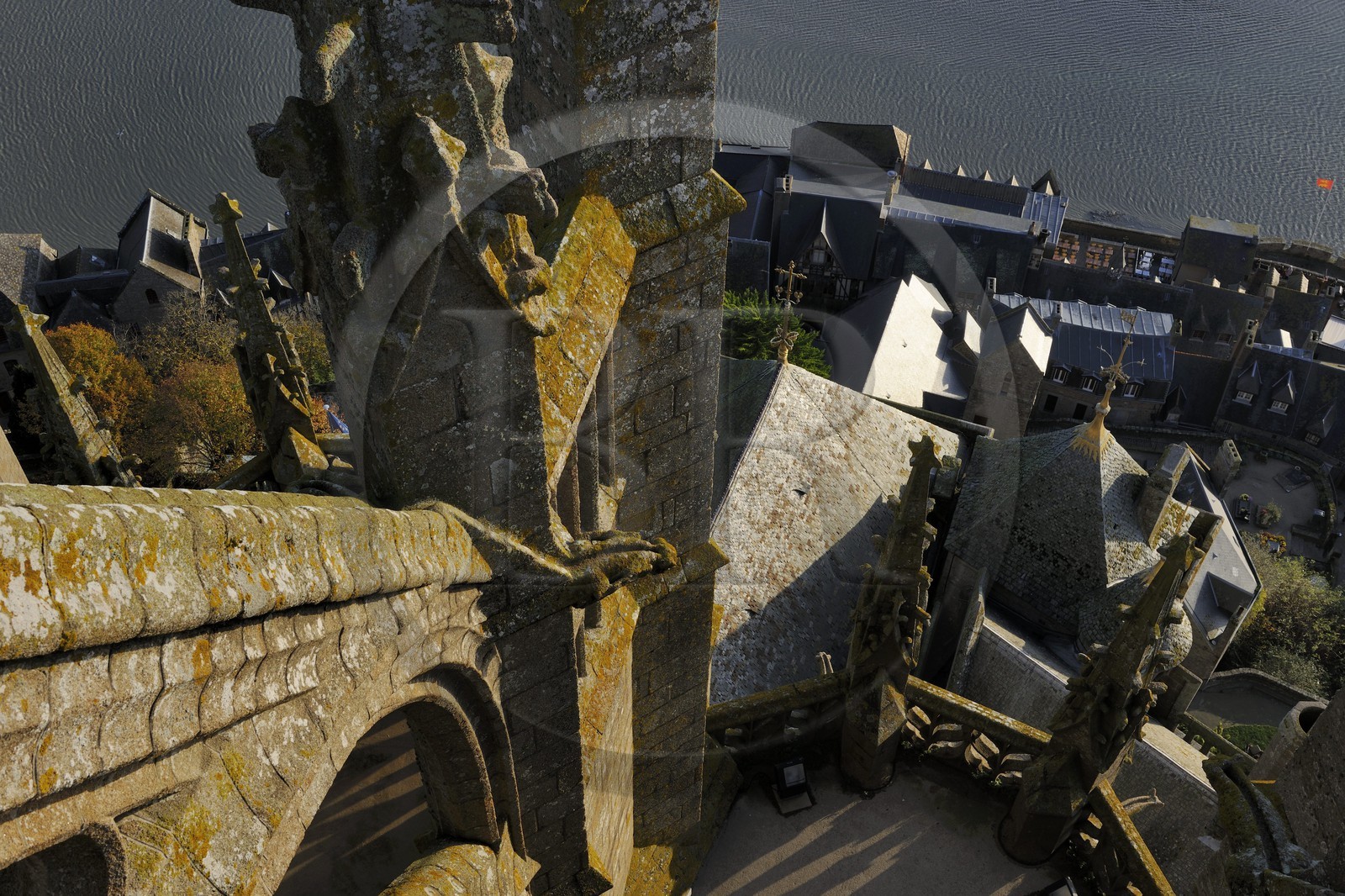France, Manche (50), l'abbaye du Mont-Saint-Michel, classé Patrimoine Mondial de l'UNESCO, un détail de l'église vu depuis la flèche