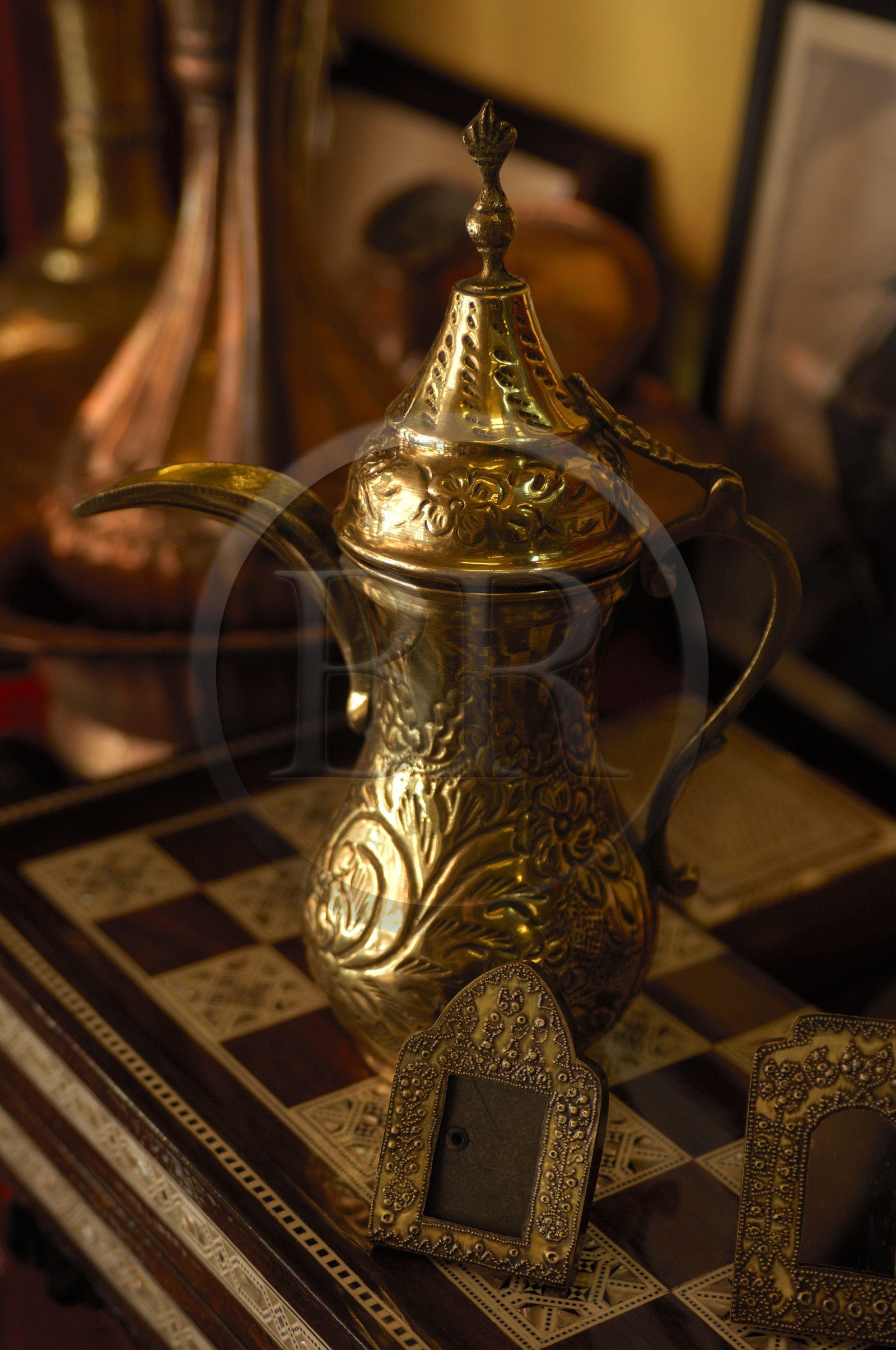 Egypte, Haute Egypte, vallée du Nil, Louxor, le souk, theière