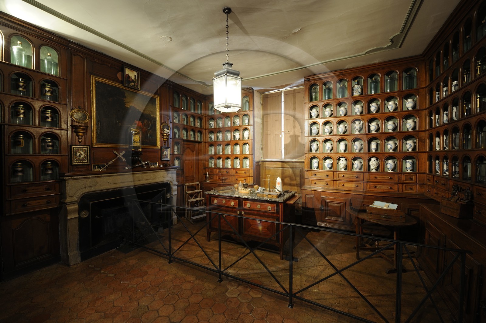 France, Saône et Loire (71), Louhans, la pharmacie de l'Hôtel-Dieu