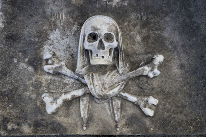 France, Côtes d'Armor (22), Paimpol, cimetière municipal, tombe de la famille Corouge, armateurs devenus flibustiers en période de guerre, à la course entre 1792 et 1815