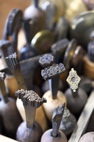 France, Dordogne (24), Périgord Blanc, Périgueux, atelier de reliure d'Art, dorure et cartonnage de Christophe et Nathalie Legrand