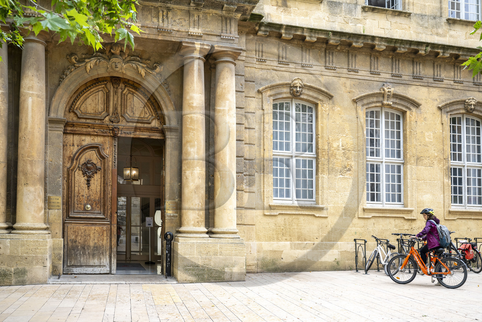 France, Bouches-du-Rhône (13), Aix en Provence, place de l'Université, Palais de l'Université ancienne faculté de droit où Paul Cézanne étudia, actuel Institut d'Etudes Politiques