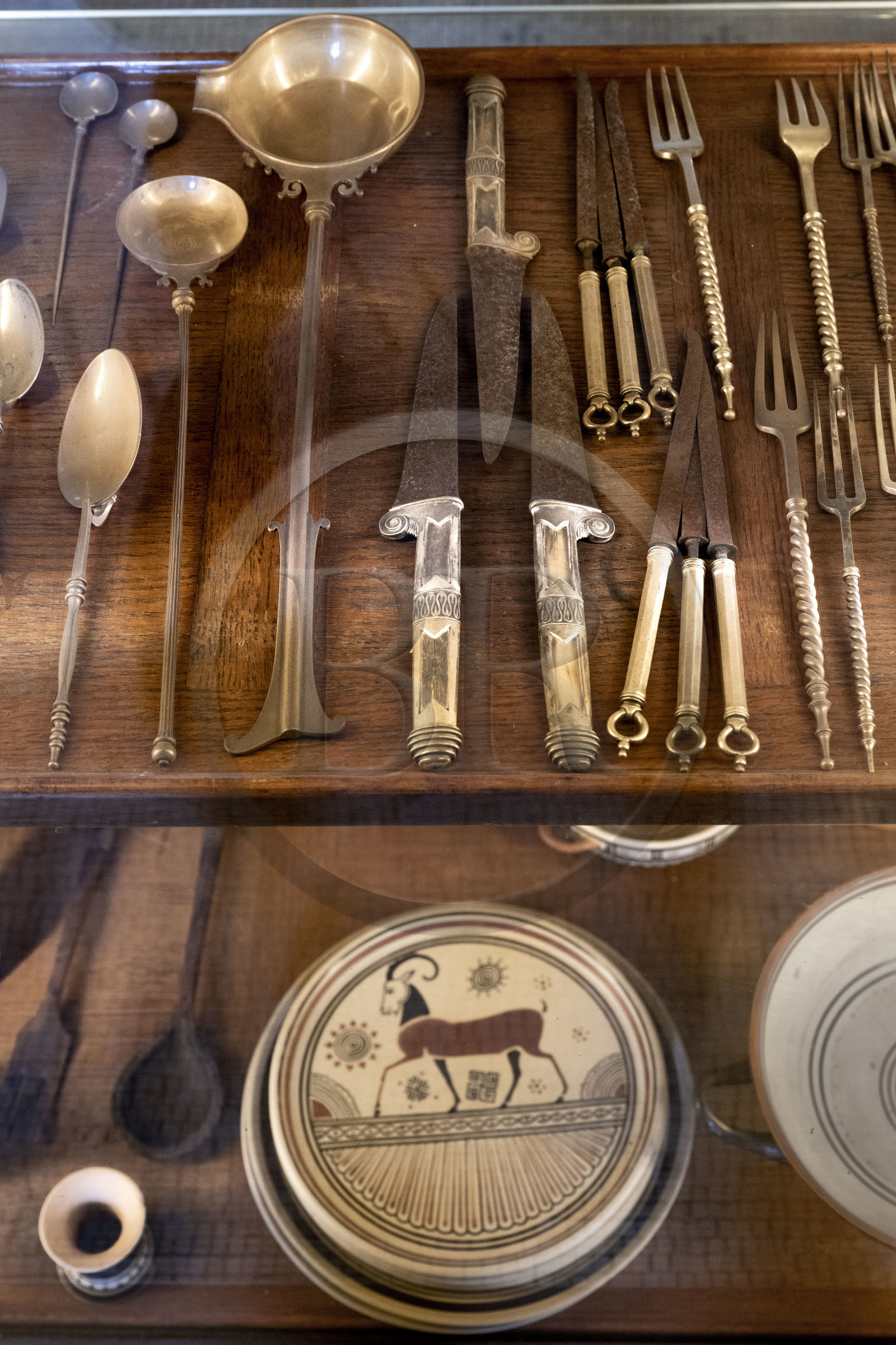 France, Alpes-Maritimes (06),  France, Alpes Maritimes (06), Beaulieu sur Mer, villa Kerylos de style neo-grec construite en 1908 par architecte Emmanuel Pontremoli, couverts de la famille Reinach reprenant des formes et motifs grecs antiques