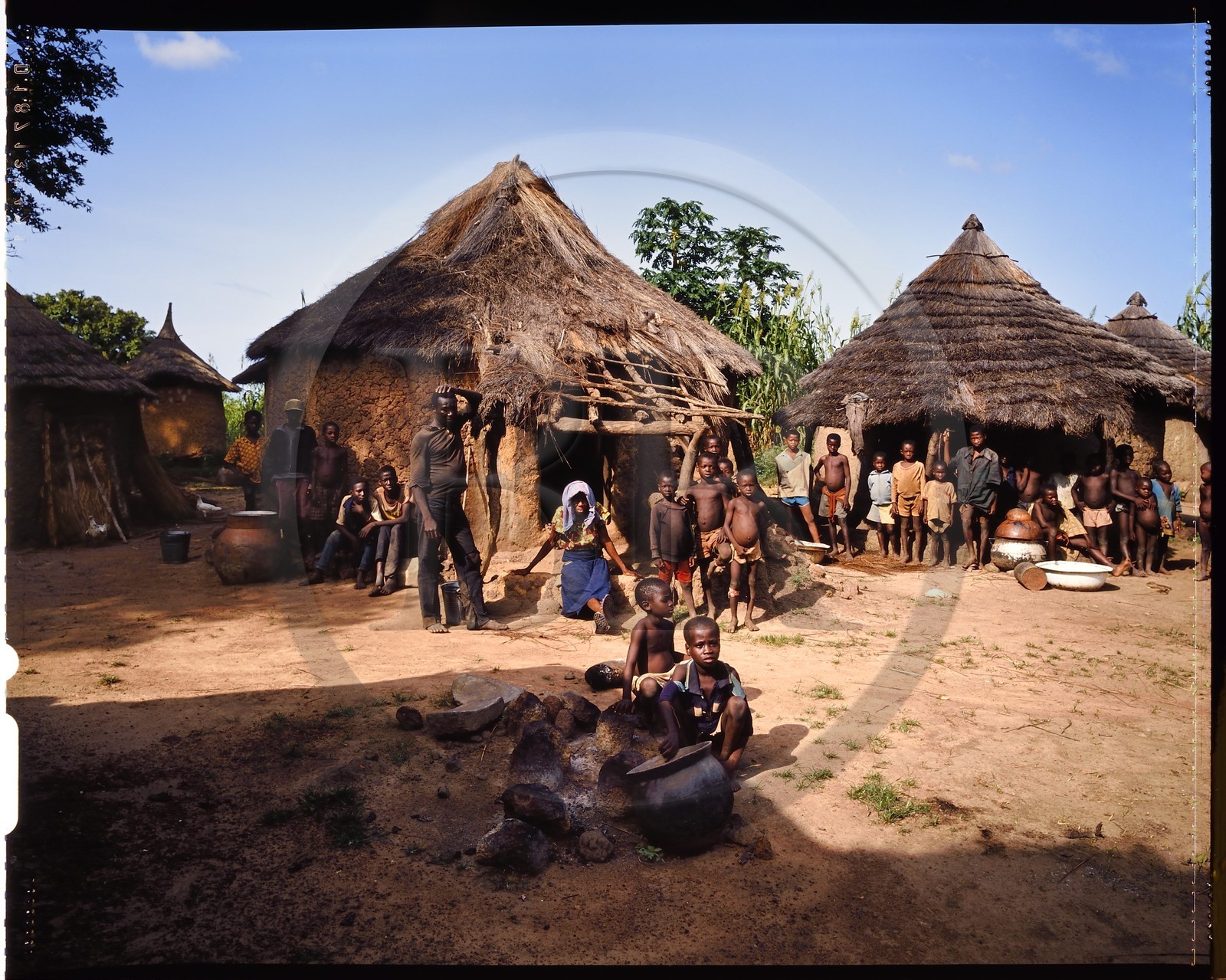 Burkina Faso, province de Poni, pays des Lobi, région de Loropéni, enfants de l'ethnie Gan au village de Obire