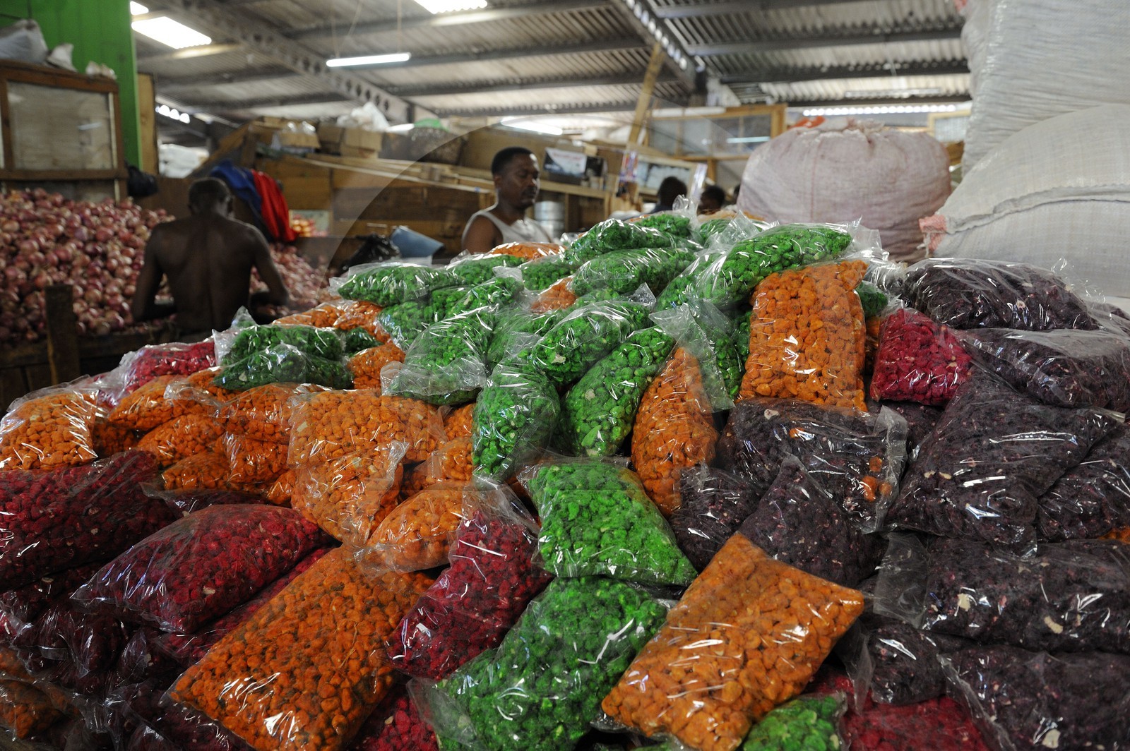 Tanzanie, Dar es-Salaam, le grand marché central de Kariakoo