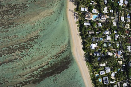 France, île de la Réunion, la Cote Ouest, le lagon de Saint-Gilles-Les-Bains, l'Ermitage-les-Bains (vue aérienne)