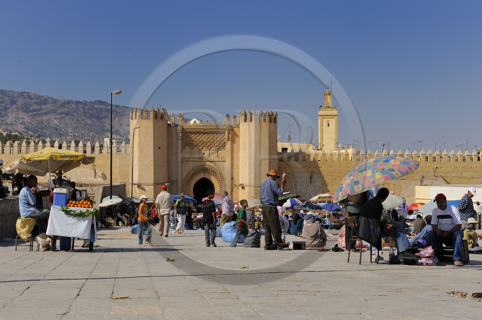 Maroc, Moyen Atlas, Fès, ville impériale, médina classée Patrimoine Mondial de l'UNESCO, quartier de Fès-El-Bali, la porte Bab Churba