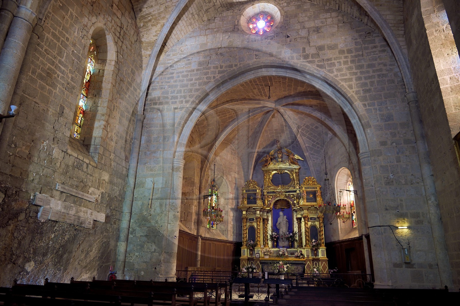 France, Alpes-de-Haute-Provence (04), Parc Naturel Régional du Verdon, Moustiers-Sainte-Marie, labellisé Les Plus Beaux Villages de France, la chapelle Notre-Dame de Beauvoir