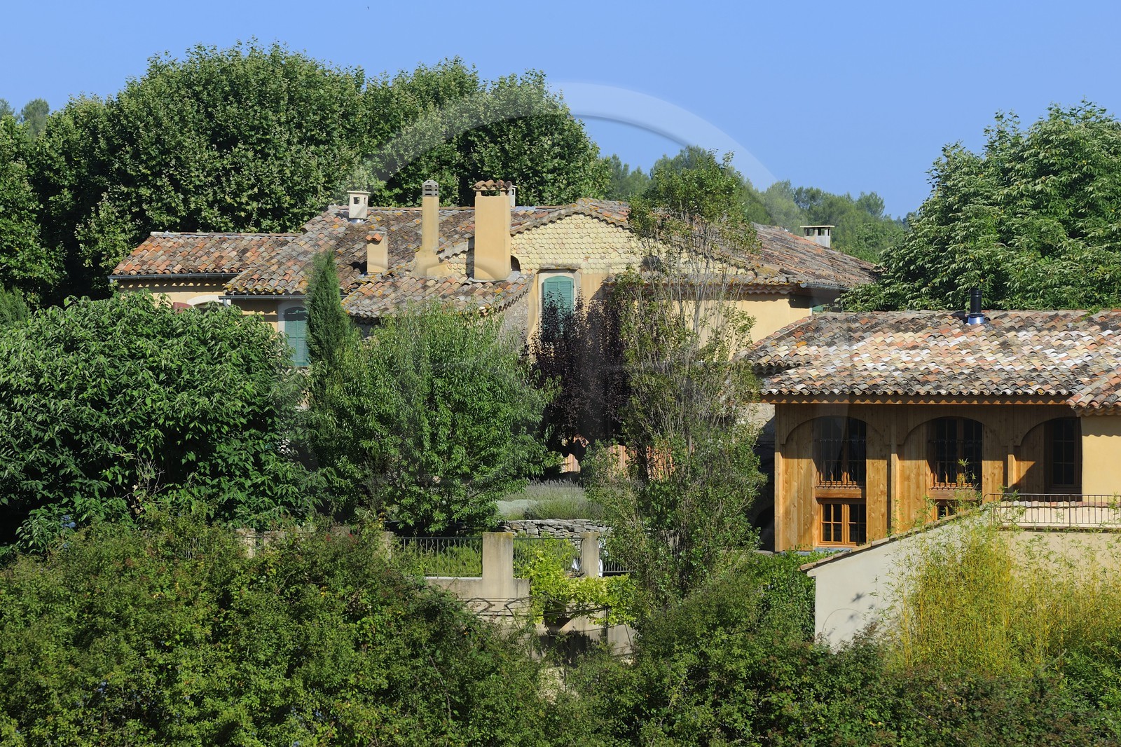 France, Var (83), Provence Verte, Bras, vers Saint-Maximin-la-Sainte-Baume, la maison d'hôtes Le Peyrourier, une campagne en Provence