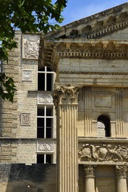 France, Vaucluse (84), Parc Naturel Regional du Luberon, La Tour d'Aigues, ruines du chateau Renaissance