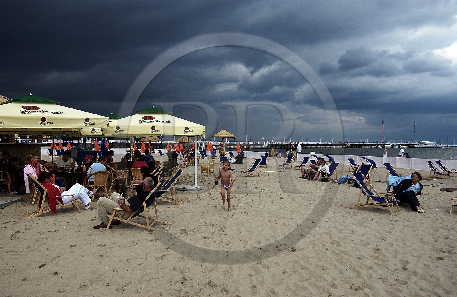 Pologne, Gdansk, grand jetée et plage de la ville balnéaire de Sopot