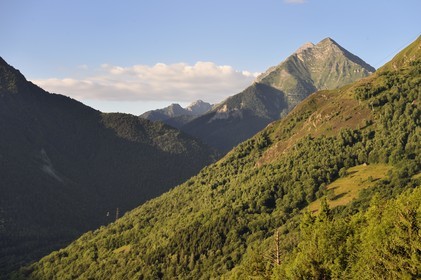 France, Hautes Pyrenees, Saint Lary Soulan, the cable car that goes up to Pla d'Adet