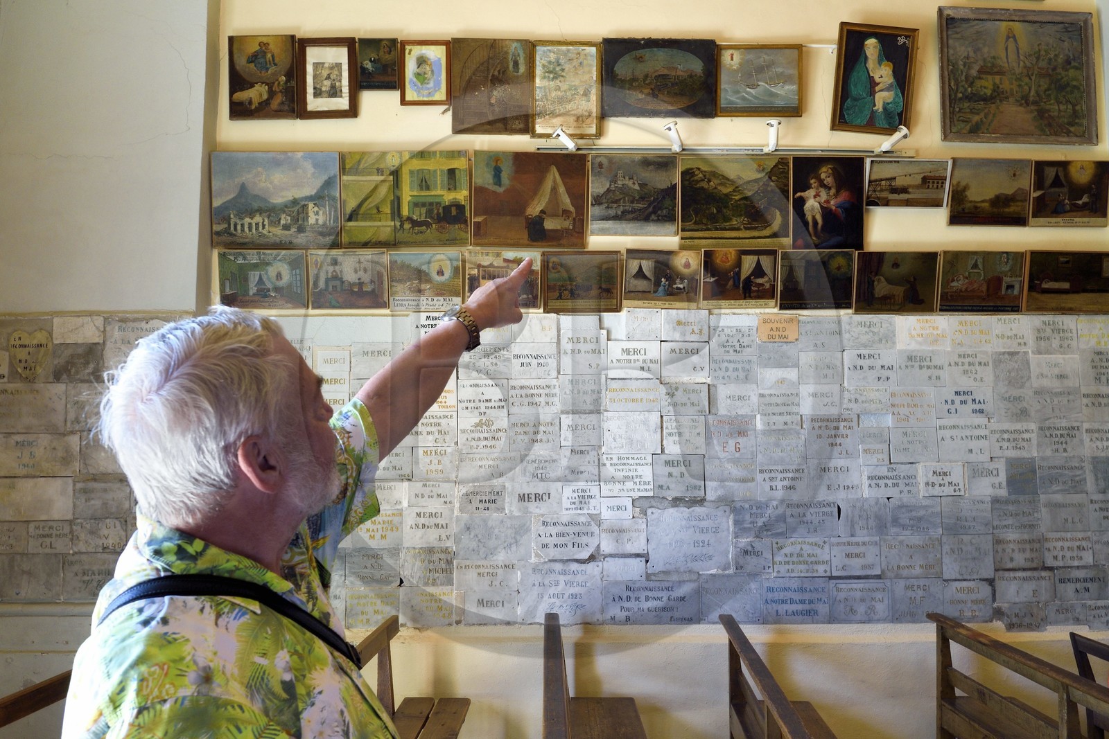 France, Var (83), Six-Fours-les-Plages, randonnée dans le massif du Cap Sicié, la chapelle Notre-Dame du Mai,  plusieurs centaines d'ex-votos viennent témoigner de l'attachement des croyants pour Notre-Dame-de-Bonne-Garde dite Notre-Dame-du-Mai