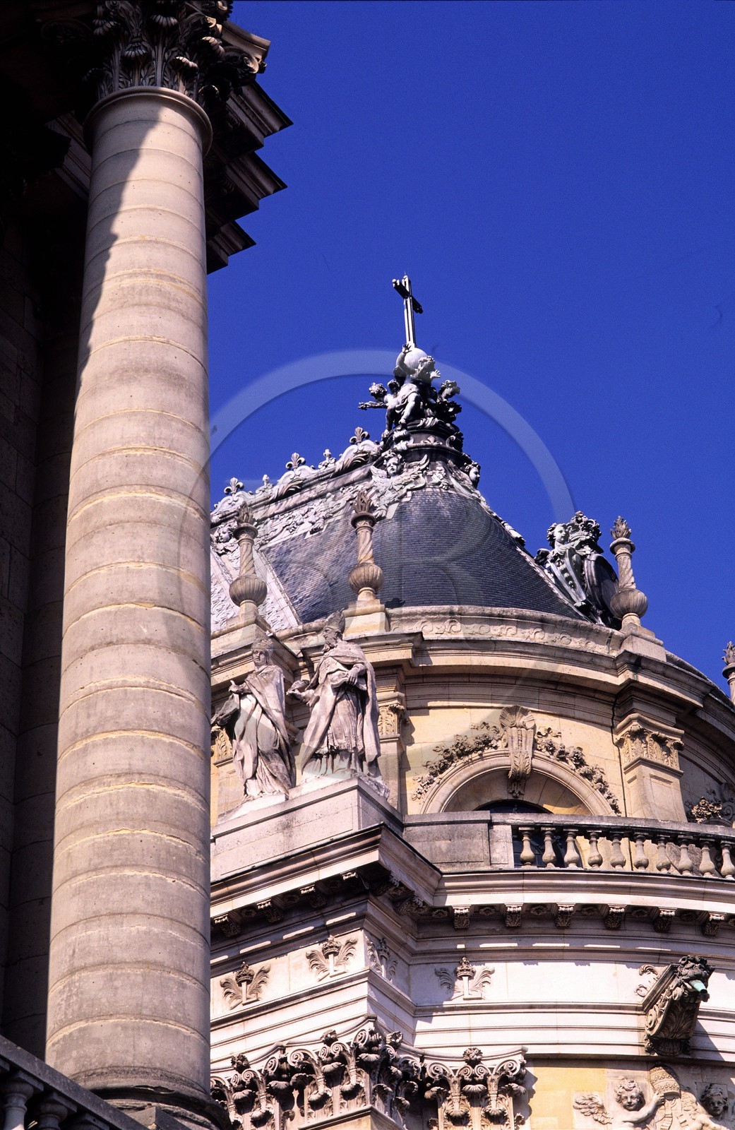 France, Yvelines (78), château de Versailles, classé Patrimoine Mondial de l'UNESCO, chapelle dans la Cour Royale