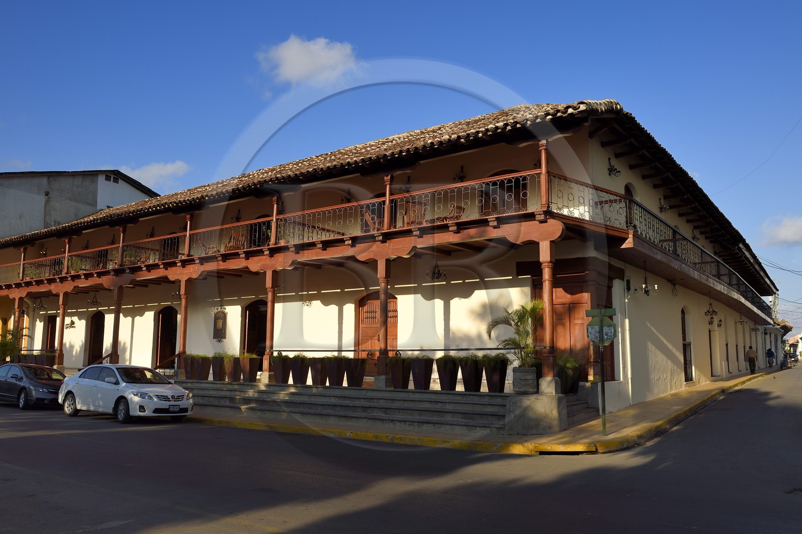 Nicaragua, Granada, maisons coloniales sur le Parque Central (Parque Colon), Hotel Colon