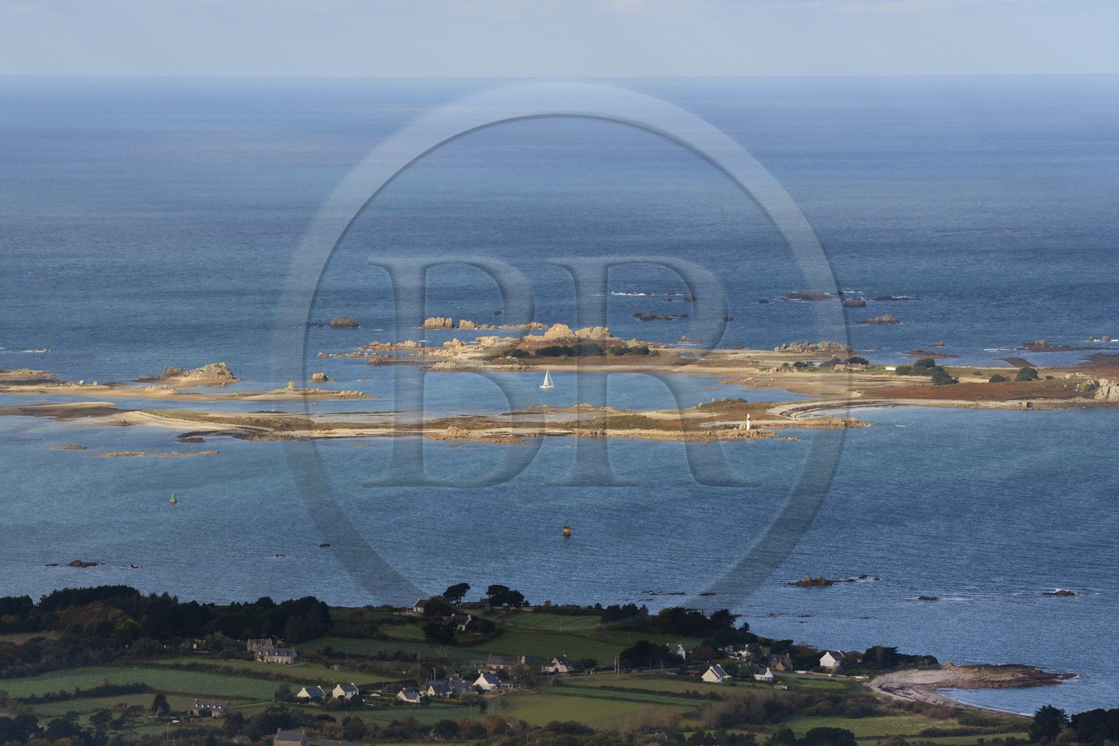 France, Côtes-d'Armor (22), Plougrescant, Ile d'Er (vue aérienne)