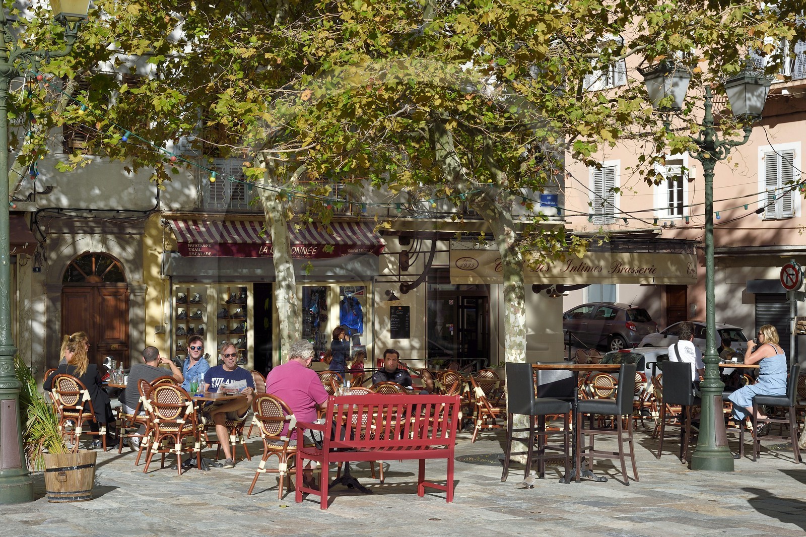 France, Haute-Corse (2B), Bastia, café sur la place du Marché