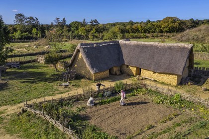 France, Calvados (14), Hérouville-Saint-Clair, Domaine de Beauregard, le parc historique Ornavik, reconstitution d'un village carolingien avec ses artisans et fermiers, la grande ferme (vue aérienne)