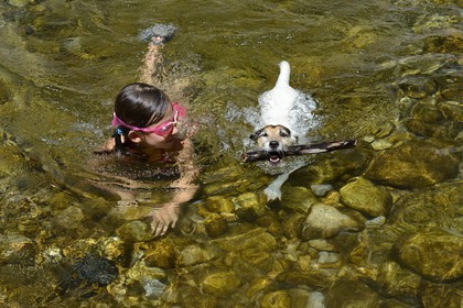 France, Ardèche (07), Parc Naturel Régional des Monts d'Ardèche, Thueyts, la haute-vallée de la rivière Ardèche