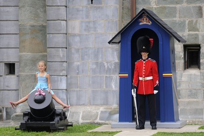 Canada, Province de Québec, la ville de Québec, la Citadelle, soldat montant la garde