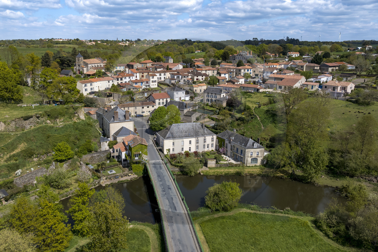 France, Vendée (85), Mallièvre en bordure de la Sèvre Nantaise (vue aérienne)