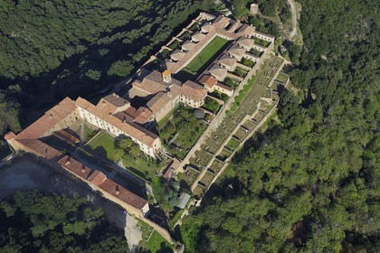 France, Var (83), Massif des Maures, Collobrières, chartreuse de la Verne (vue aérienne)
