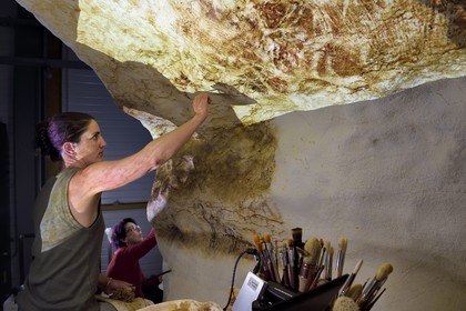 France, Dordogne, Montignac, the Atelier des Fac-Similés du Périgord (Perigord's Facsimile Workshop AFSP) specialised in mineral reproduction of prehistoric painted walls using “stone veil” patented technique and in charge of the Lascaux cave’s walls faithfull reconstitution, reproductions of the paintings by the painter-copyist Sophie, compulsory mention Atelier des Fac-Similés du Perigord