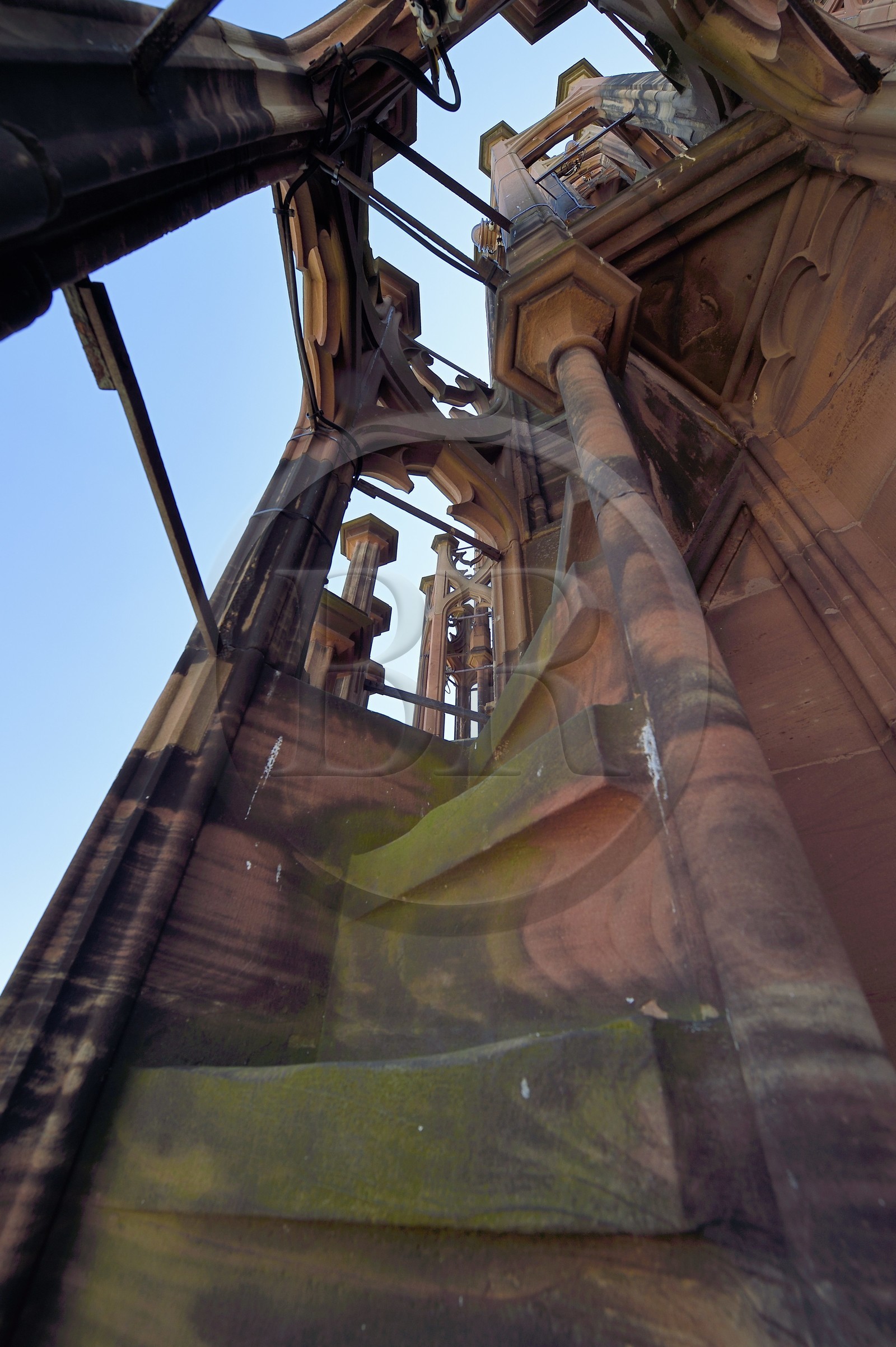 France, Bas-Rhin (67), Strasbourg, vieille ville classée au Patrimoine Mondial de l'UNESCO, la cathédrale Notre-Dame, un des huit escaliers très escarpé qui mêne au sommet de la flèche