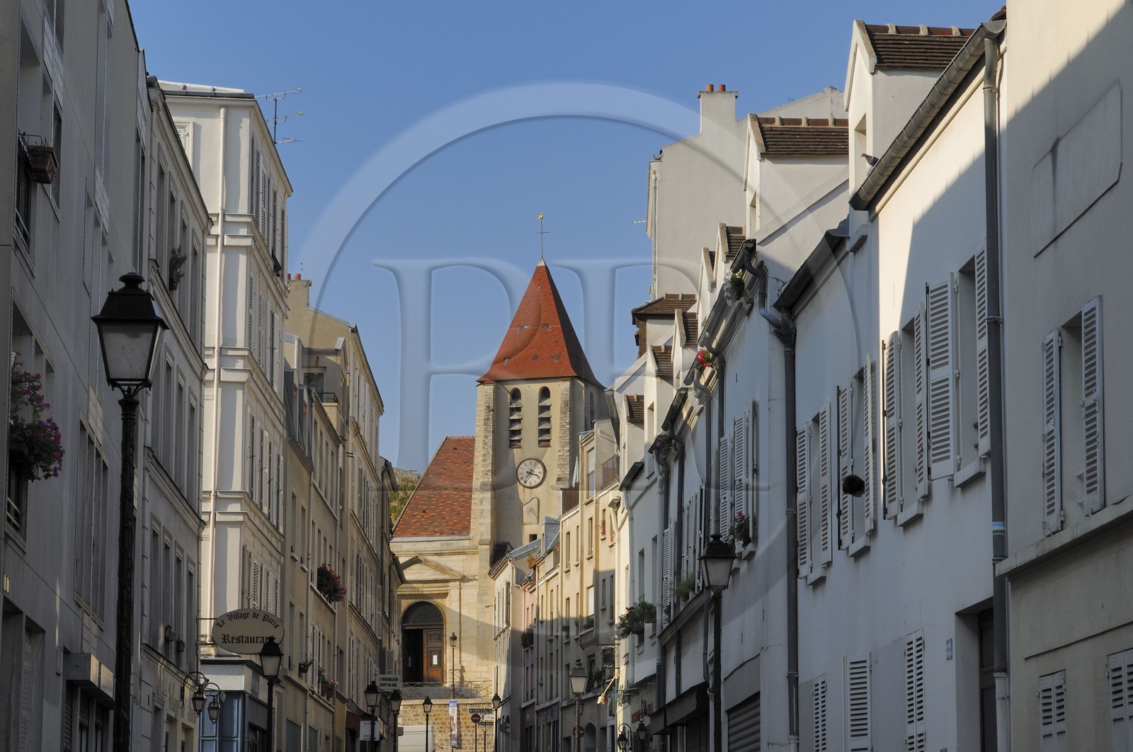 France, Paris (75), le village de Charonne, l'église Saint-Germain de Charonne et la rue Saint-Blaise