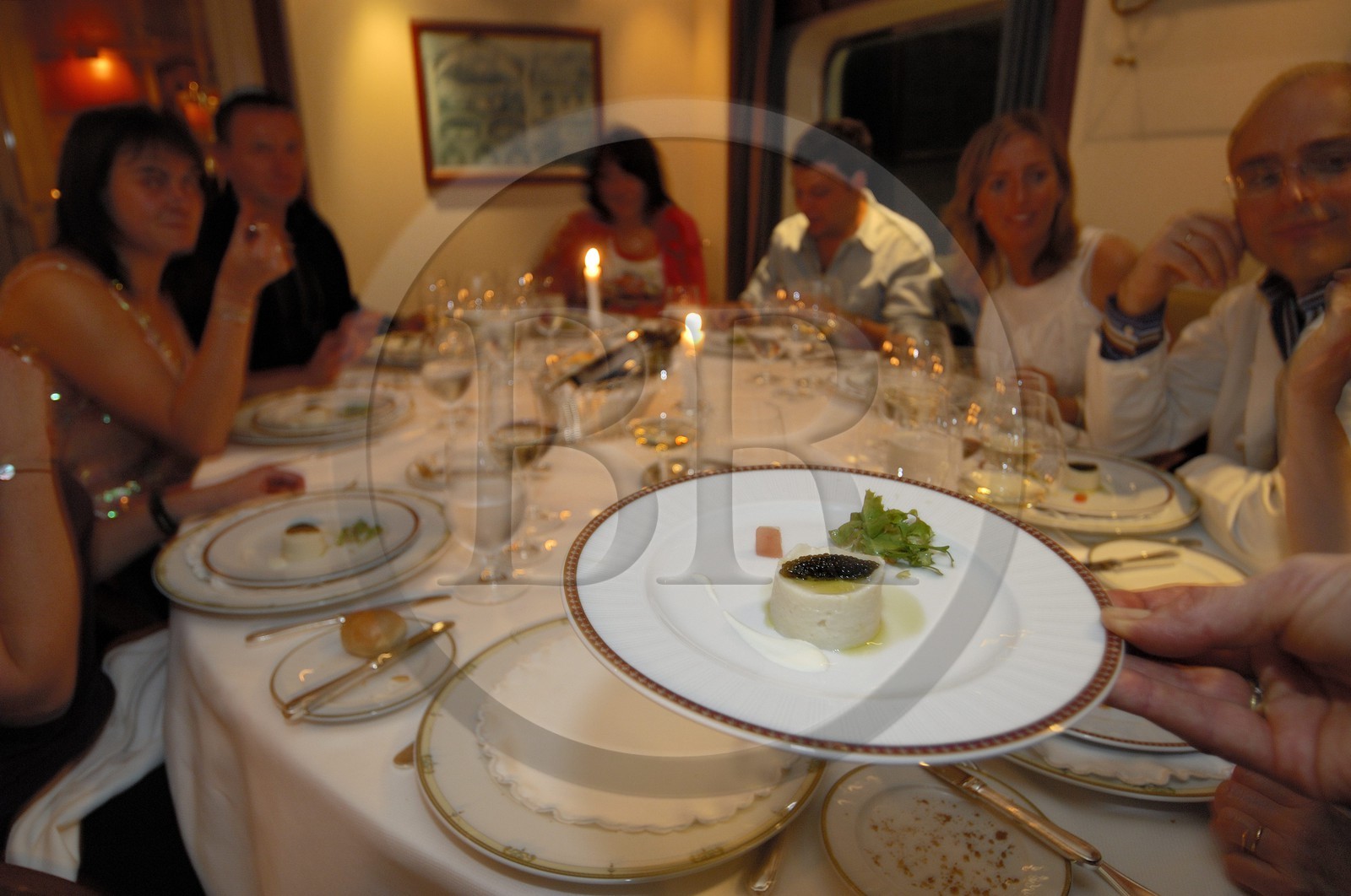 Italie, croisière à bord du Silvershadow de la compagnie Silversea, diner dans un salon privé