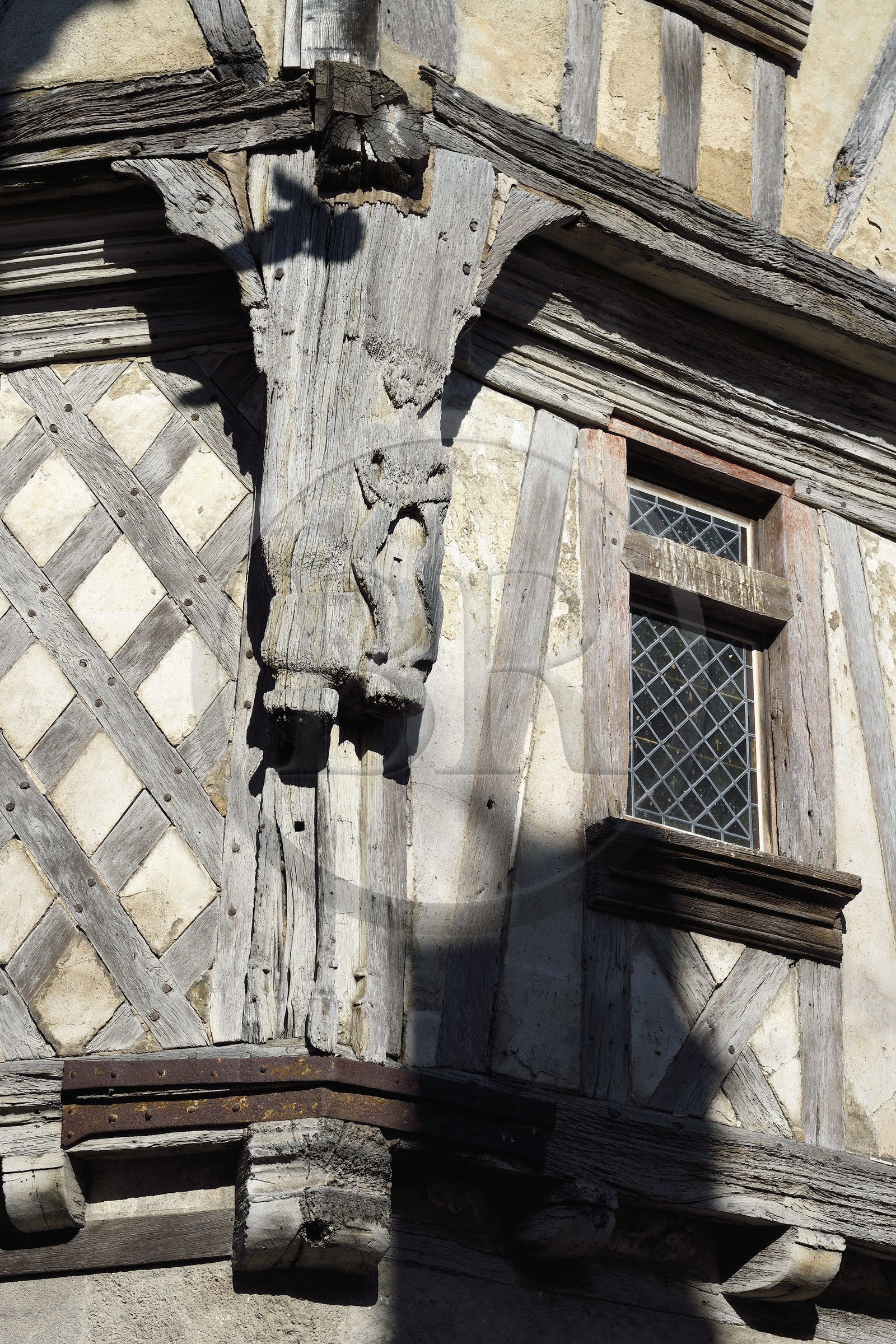 France, Charente (16), Cognac, la plus ancienne maison du quartier médiéval du vieux Cognac, maison de la Lieutenance du XV siècle, son nom est dû à Pierre Lacombe, lieutenant général de la Sénéchaussée de Cognac qui l'habitat de 1603 à 1624