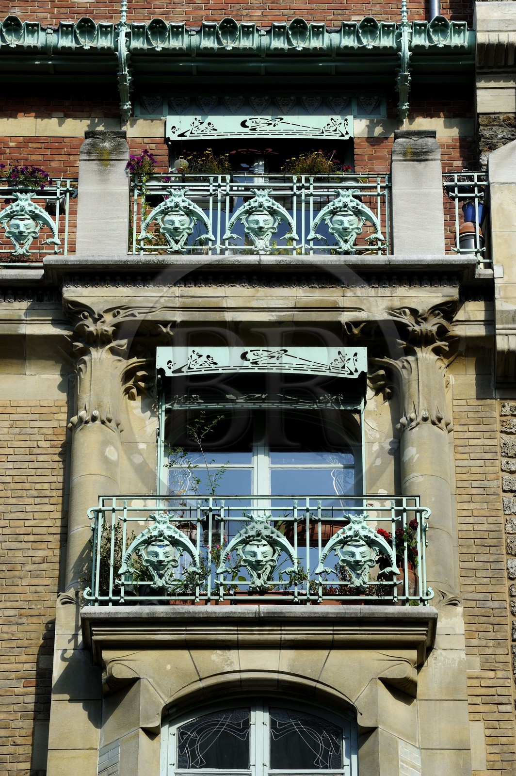 France, Paris (75), le Castel-Beranger, immeuble du 14 rue La Fontaine de style Art Nouveau  par Hector Guimard