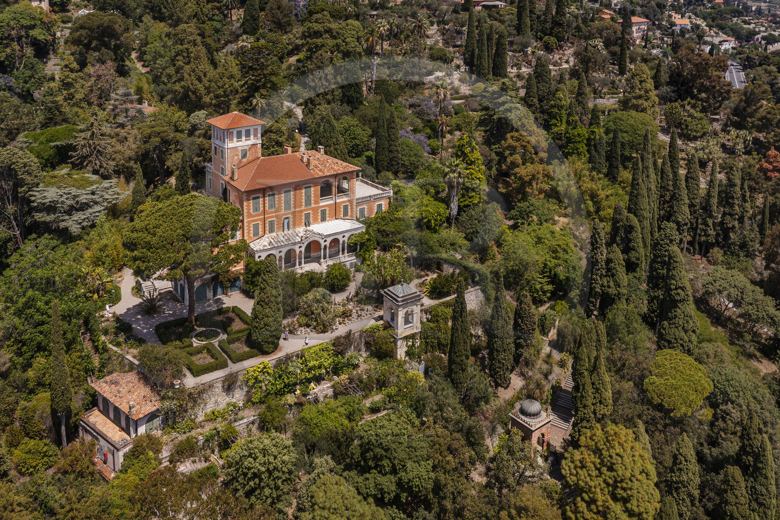 Italie, Ligurie, Province d'Imperia, Vintimille, Jardin botanique Hanbury autour du Palazzo Orengo (vue aérienne)