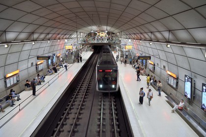 Espagne, Pays basque espagnol, Biscaye, Bilbao, metro par l'architecte Richard Foster