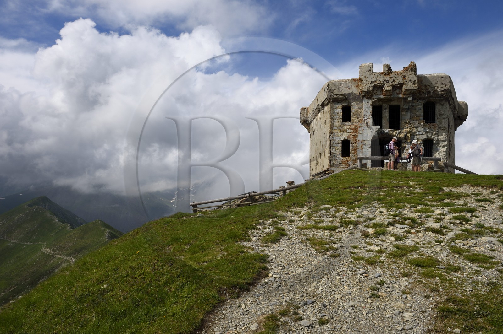 France, Alpes-Maritimes (06), parc national du Mercantour, région de La Bollène-Vésubie, le massif de l’Authion, la redoute de la Pointe des Trois Communes (2 080 m)