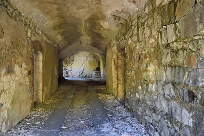 France, Alpes-Maritimes (06), le Fort de la Marguerie ou Fort Margheria (1842m) à l'ouest du Col de Tende, batterie construite par les Italiens en 1883, l'entrée principale de la casemate