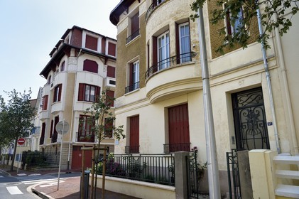 France, Allier (03), Vichy, quartier de France, Art Deco house called Les Noisetiers at 67 avenue Jean Baptiste Bulot, the Roches Noires of n ° 65 in the background