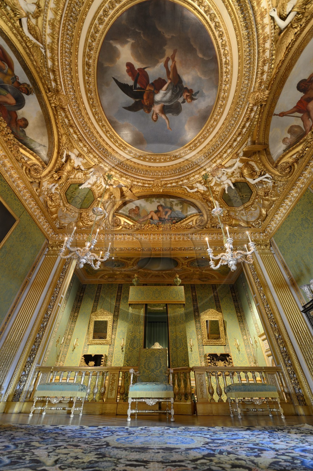 France, Seine-et-Marne (77), Maincy, le château de Vaux-le-Vicomte, la Chambre du Roi, au plafond se trouve une peinture de La Vérité soutenue par le Temps, et dans les lunettes sont représentées des dieux symbolisant le génie de Foucquet