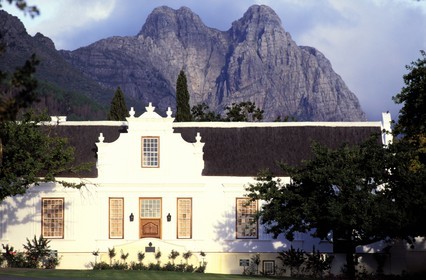 Afrique du Sud, Cap Occidental, maison de type hollandaise à Stellenbosch