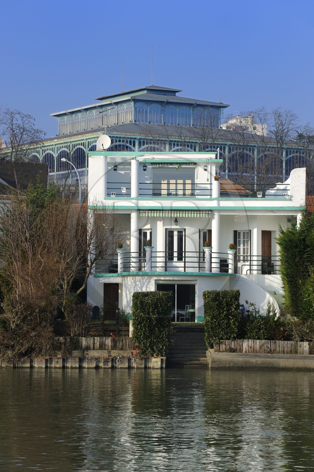 France, Val-de-Marne (94), Nogent-sur-Marne, le Pavillon Baltard vu depuis les bords de Marne