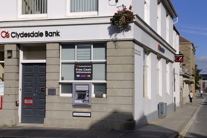 Royaume-Uni, Ecosse, Iles Orcades, Mainland, Kirkwall, distributeur de billets de la Clydesdale Bank