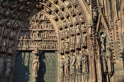 France, Bas-Rhin (67), Strasbourg, vieille ville classée au Patrimoine Mondial de l'UNESCO, la cathédrale Notre-Dame, la façade occidentale