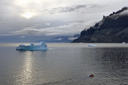 Groenland, cote ouest, baie de Baffin, icebergs dans le fjord Uummannaq à Ukkusissat
