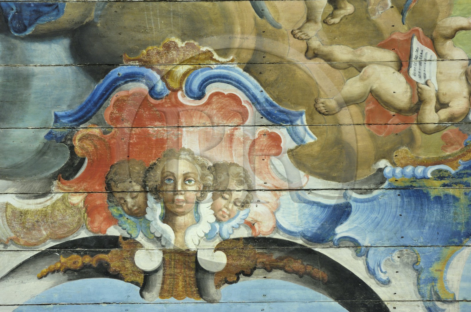 Brésil, Etat du Minas Gerais, ville de Ouro Preto, centre historique classé Patrimoine Mondial de l 'UNESCO, igreja de Sao Francisco de Assis, église Saint-François d'Assise, détail du plafond avec des visages métissés (Route de l'or, Estrada Real)