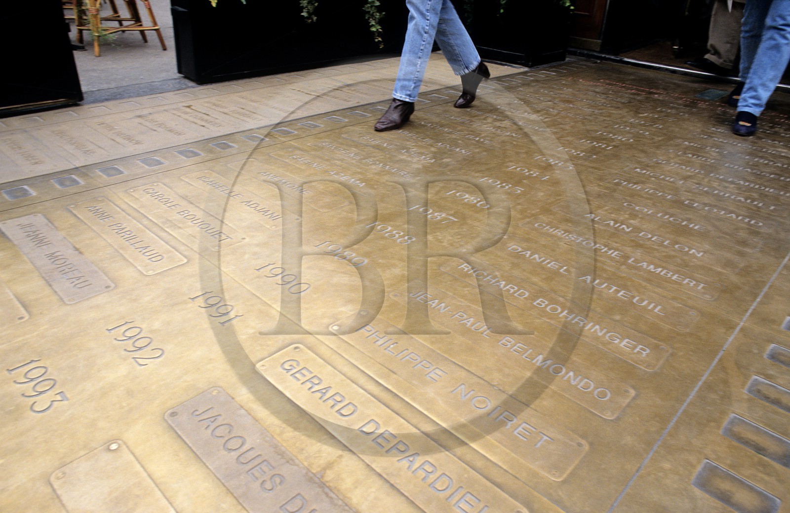 France, Paris (75), le trottoir des célébrités devant le Fouquet's