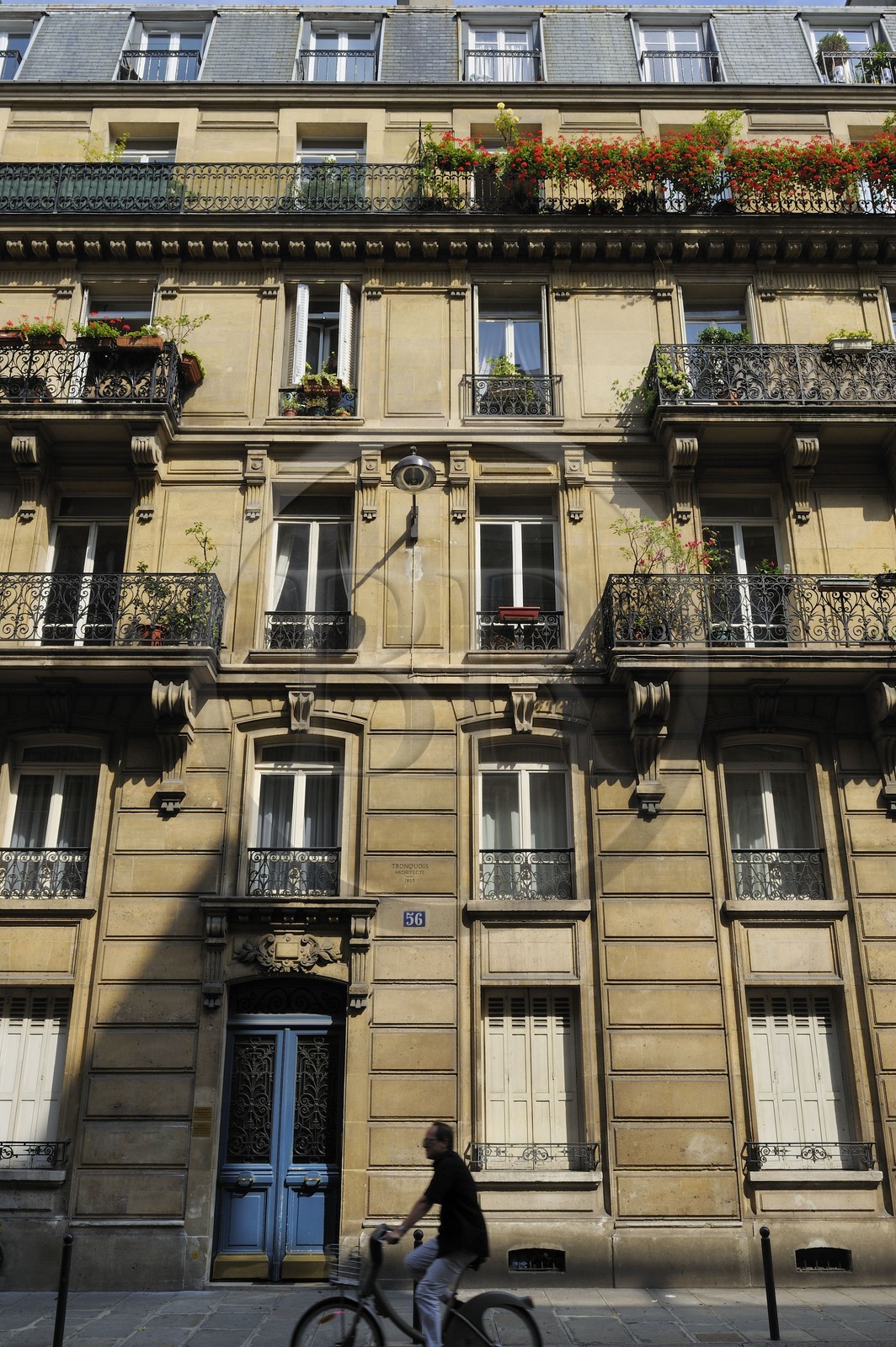 France, Paris (75), immeuble haussmannien de deuxième classe au n° 56 rue de Lisbonne