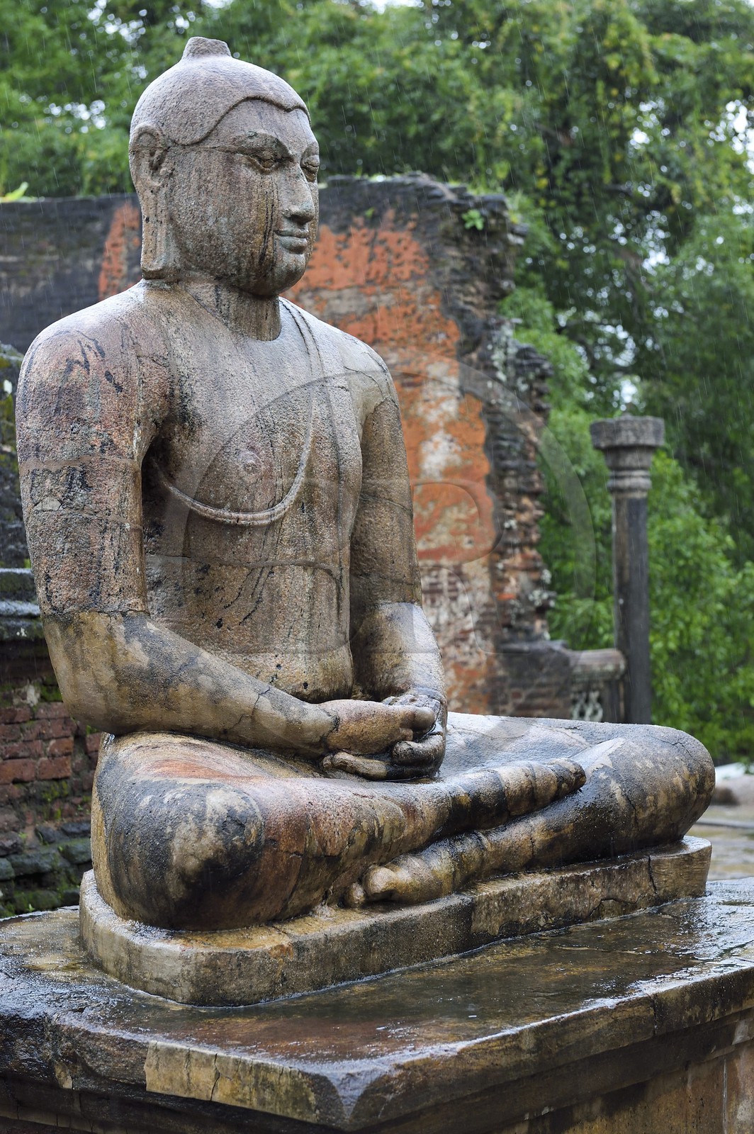 Sri Lanka,  North Central province, Polonnaruwa, the former capital of the country (11th to 13th century) listed as World Heritage by UNESCO,  terrace of the tooth's relic, Vatadage (relics room) with its statue of Buddha