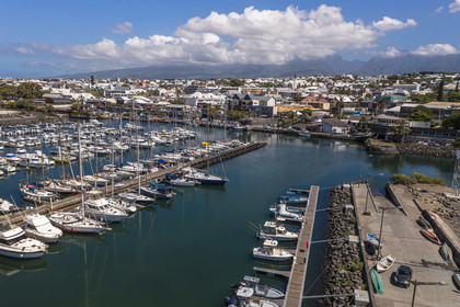France, Ile de la Reunion, ville de Saint-Pierre, le port de plaisance et de peche (vue aérienne)